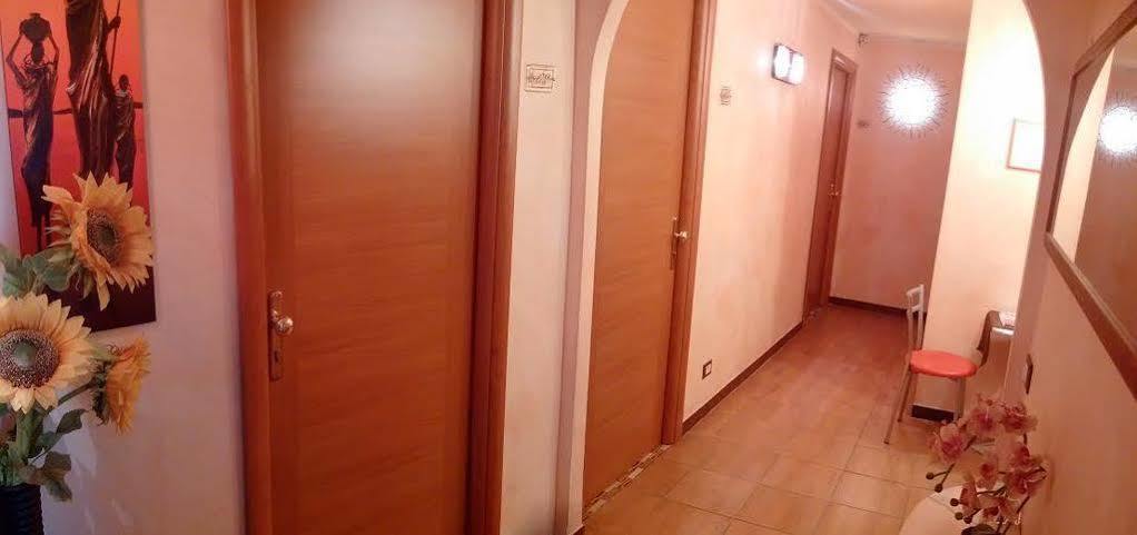 Albadomus Affittacamere O Guesthouse Рим Екстериор снимка